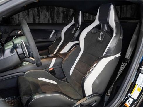 Used 2020 Ford Mustang Shelby GT500 w/ Carbon Fiber Track Pack image 2