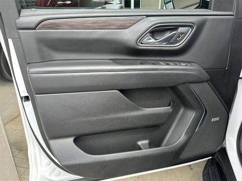 Used 2023 Chevrolet Suburban LT image 11