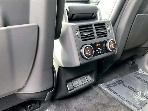 New 2026 Land Rover Discovery Dynamic SE AWD/4WD image 25