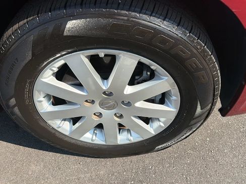 Used 2014 Chrysler Town & Country Touring FWD image 21