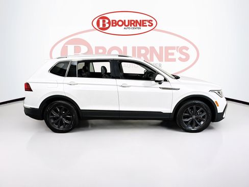 Used 2023 Volkswagen Tiguan SE w/ Panoramic Sunroof Package AWD/4WD image 12