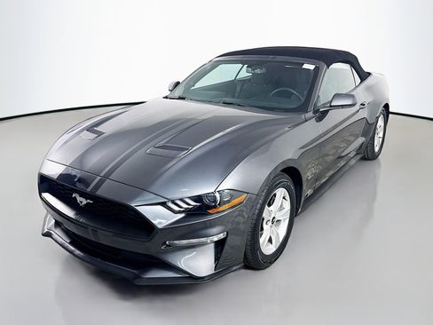 Used 2020 Ford Mustang Convertible image 4