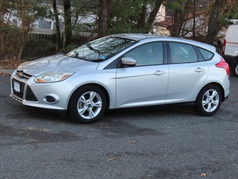 Used 2014 Ford Focus SE image 4