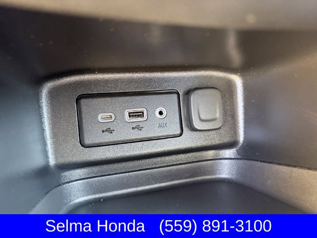 Used 2022 Chevrolet Equinox LT w/ LPO, Floor Liner Package AWD/4WD image 19