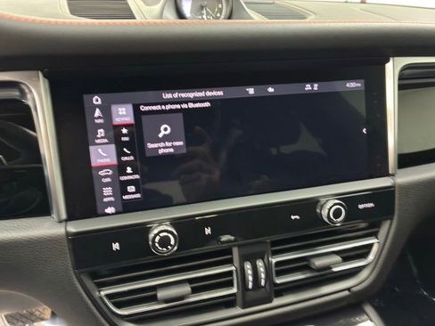 Used 2023 Porsche Macan w/ Premium Package Plus image 30