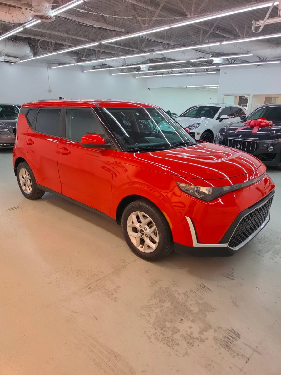 Used 2024 Kia Soul LX w/ Option Group 015 FWD image 8