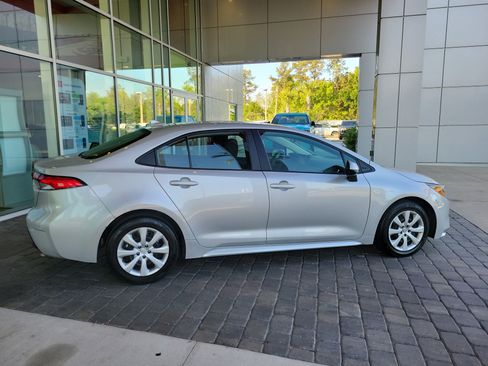 Used 2024 Toyota Corolla LE image 7