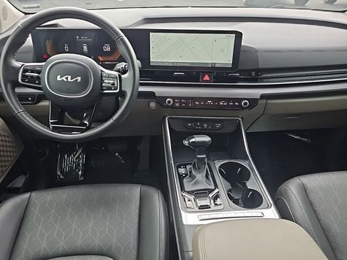 Used 2025 Kia Carnival EX FWD image 38