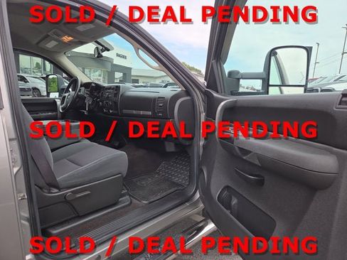 Used 2009 Chevrolet Silverado 2500 LT w/ Exterior Plus Package AWD/4WD image 13