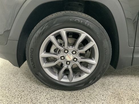 Used 2024 GMC Terrain SLT image 9