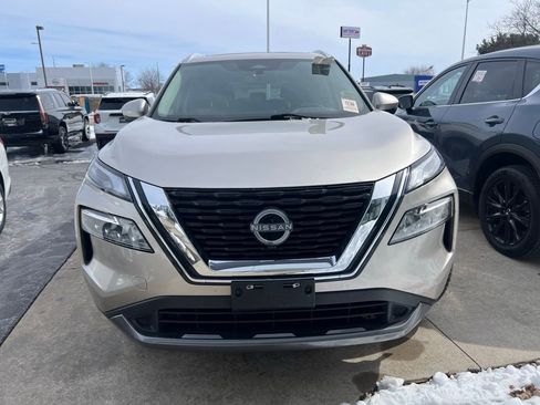 Used 2023 Nissan Rogue SL image 2