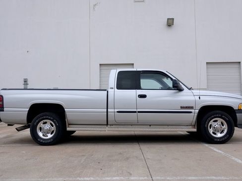 Used 2002 Dodge Ram 2500 Truck SLT image 13