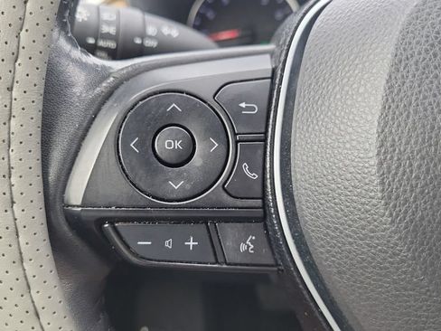 Used 2019 Toyota RAV4 XLE Premium FWD image 20