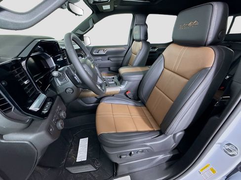 New 2026 Chevrolet Silverado 1500 High Country w/ High Country Premium Package AWD/4WD image 21