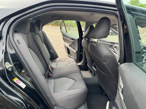 Used 2018 Toyota Camry LE FWD image 15