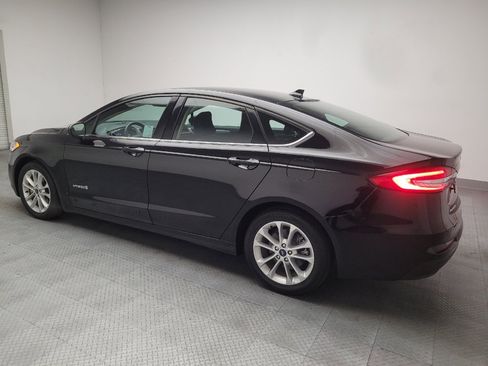 Used 2019 Ford Fusion SE FWD image 3