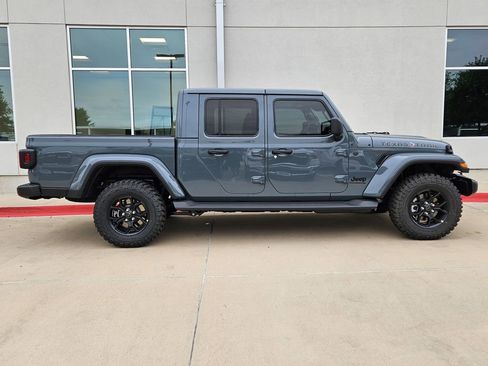 New 2026 Jeep Gladiator Sport AWD/4WD image 2