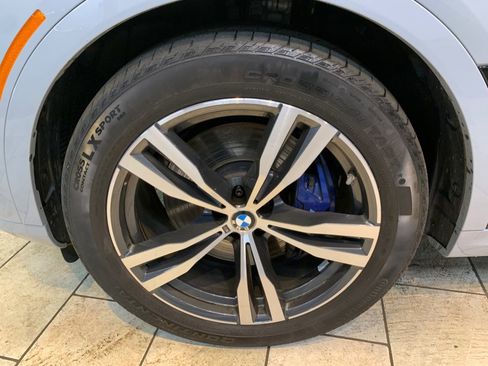 Used 2023 BMW X7 xDrive40i w/ M Sport Package AWD/4WD image 14