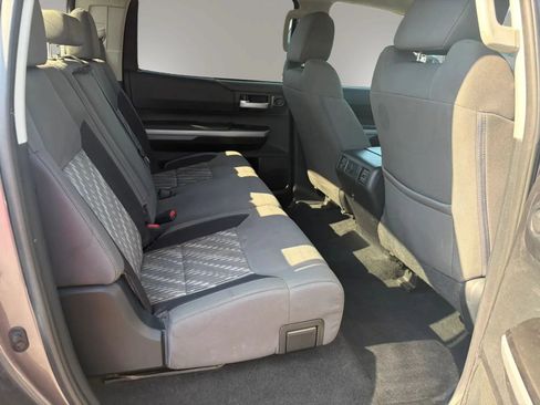 Used 2018 Toyota Tundra SR5 w/ SR5 Upgrade Package AWD/4WD image 30