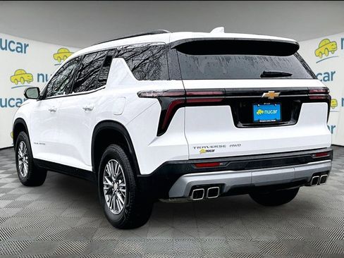 Used 2026 Chevrolet Traverse LT AWD/4WD image 4