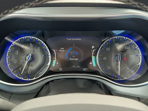 New 2026 Chrysler Pacifica Limited image 20