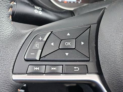 New 2025 Nissan Versa SR w/ Trunk Package FWD image 13