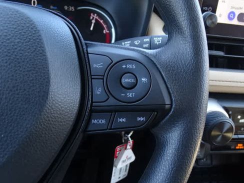 Certified 2025 Toyota RAV4 LE AWD/4WD image 35