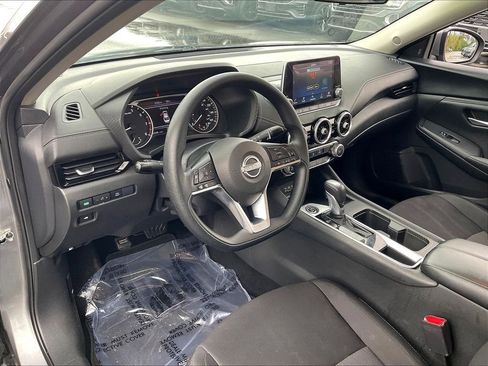 Used 2024 Nissan Sentra SV FWD image 8