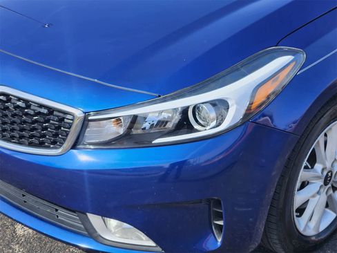 Used 2017 Kia Forte S w/ S Technology Package image 7
