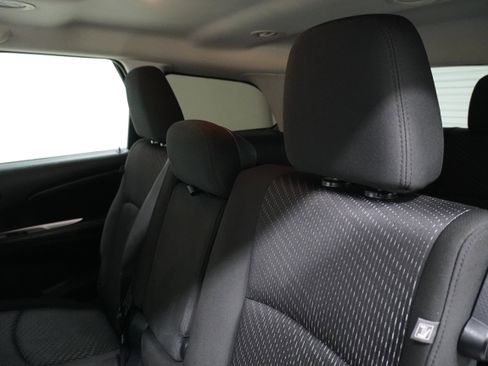 Used 2019 Dodge Journey SE w/ Connectivity Group FWD image 12