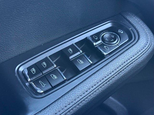 Used 2015 Porsche Macan S AWD/4WD image 24