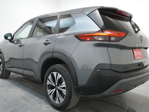 Used 2023 Nissan Rogue SV image 6