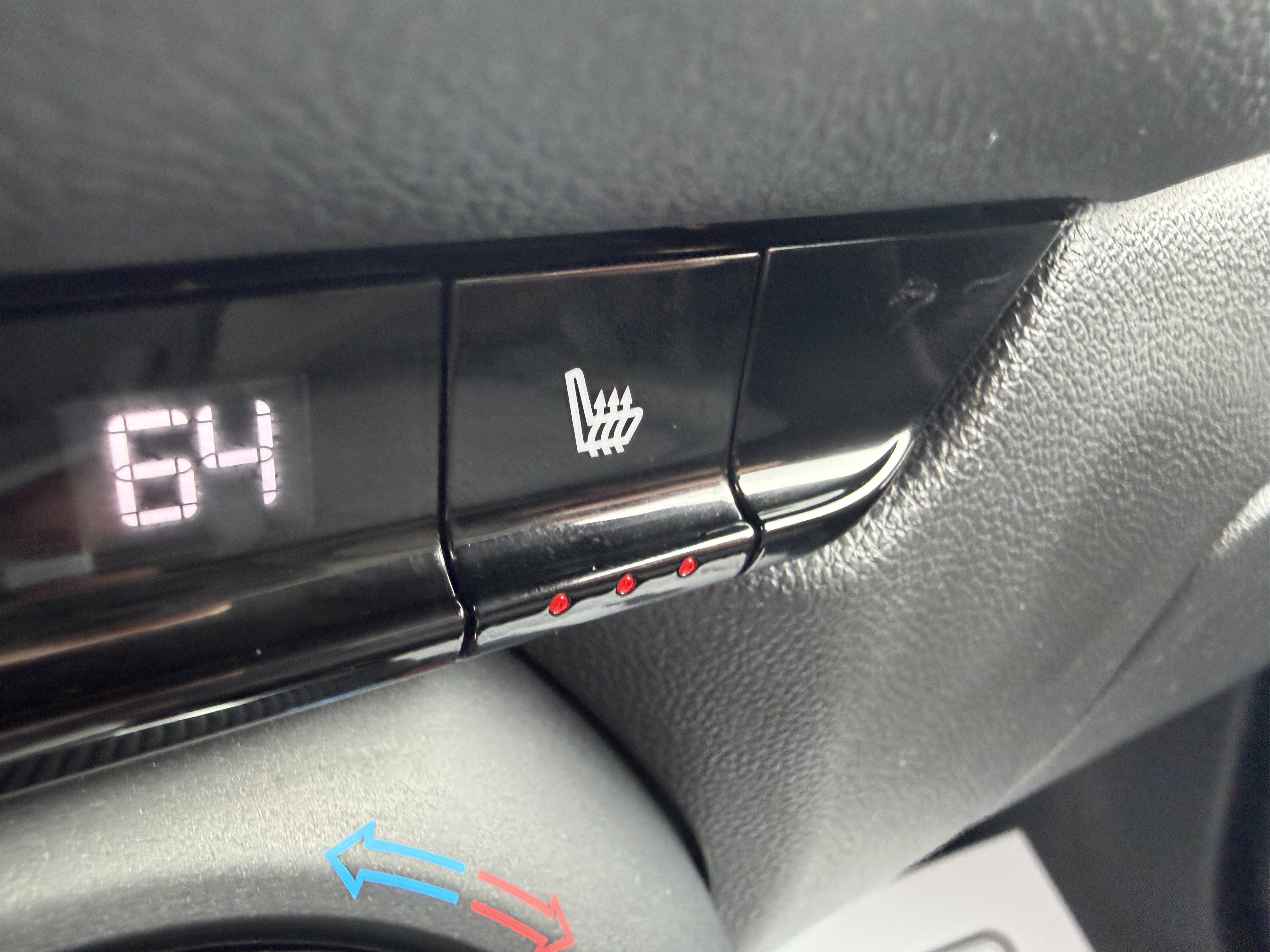 Used 2023 Chevrolet Blazer LT w/ Convenience Package AWD/4WD image 16
