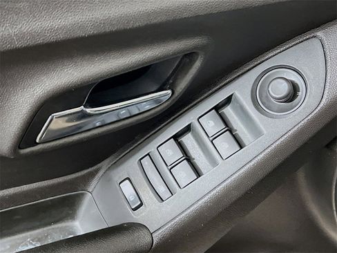 Used 2018 Chevrolet Trax LT w/ LPO, Protection Package image 17