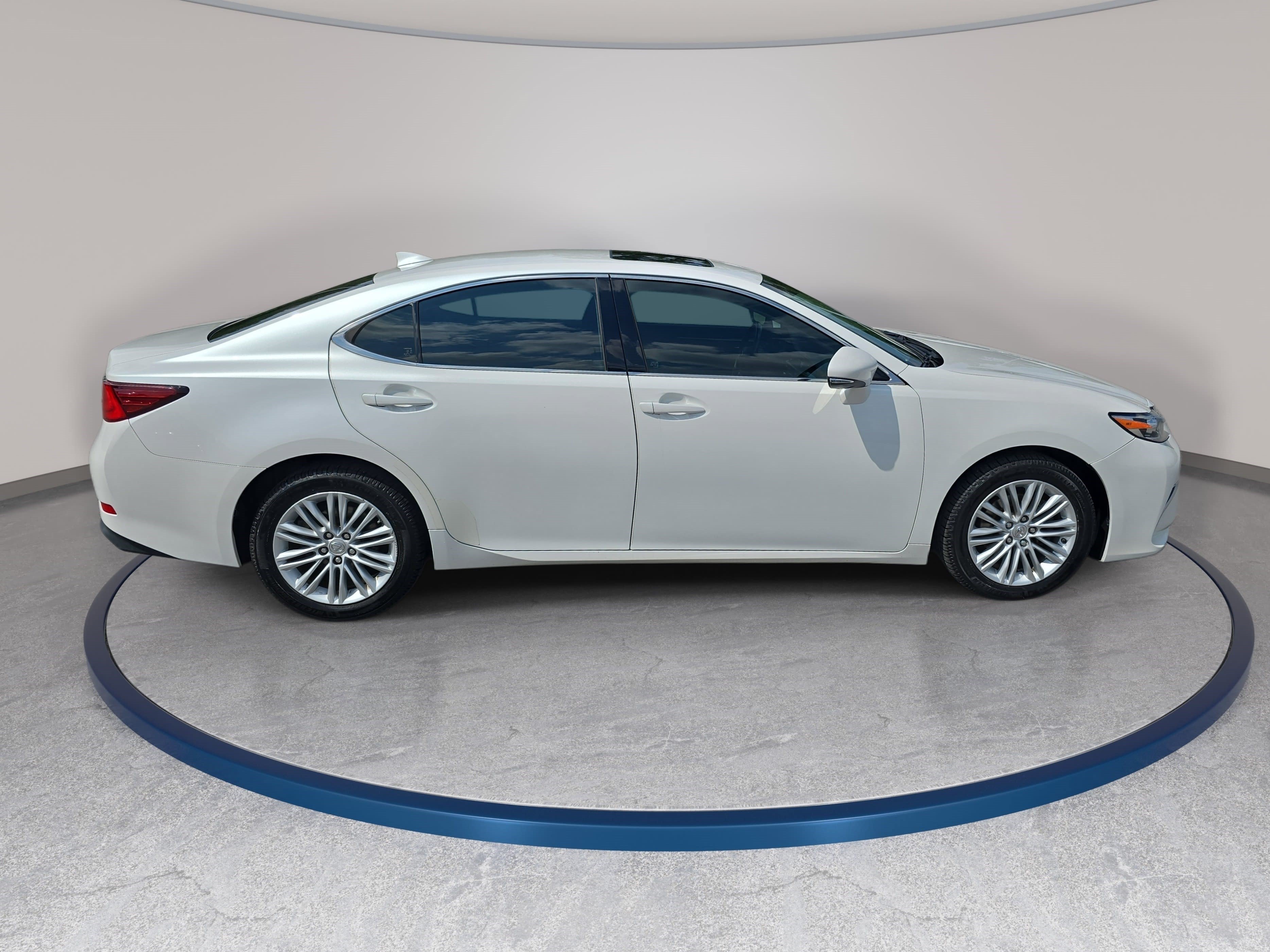Used 2017 Lexus ES 350 w/ Premium Package FWD image 4