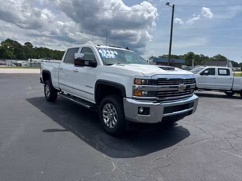 Used 2019 Chevrolet Silverado 2500 LTZ w/ Duramax Plus Package AWD/4WD image 7