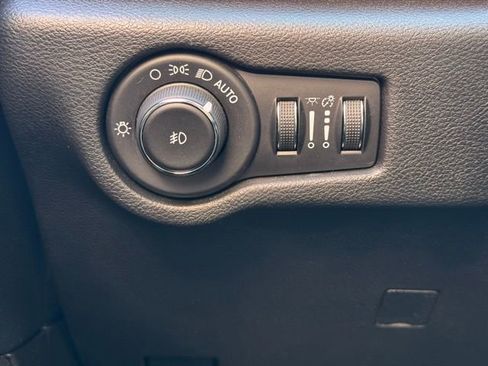 Used 2020 Chrysler Pacifica Touring w/ S Appearance Package FWD image 26