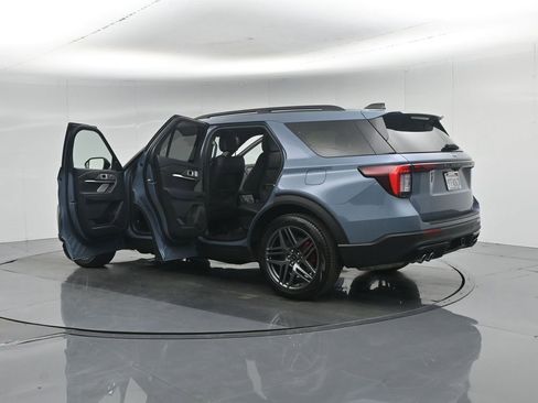 Certified 2025 Ford Explorer ST w/ Sun And Sound Package AWD/4WD image 40