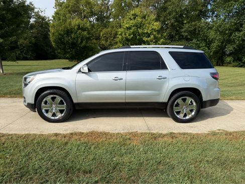 Used 2017 GMC Acadia Limited SLT FWD image 2