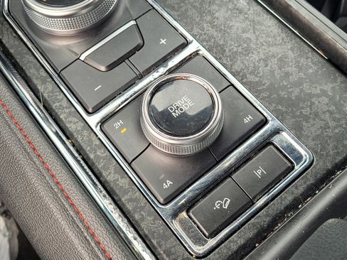 Used 2022 Ford Expedition Max Limited image 25