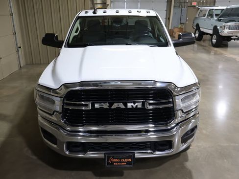 Used 2019 RAM 3500 Big Horn image 13