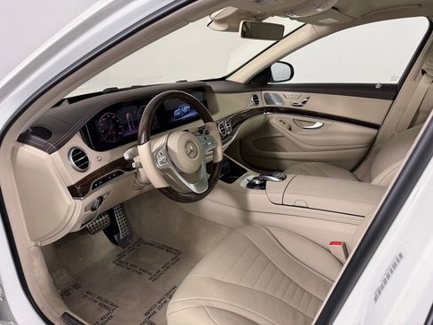 Used 2019 Mercedes-Benz S 560 Sedan image 4