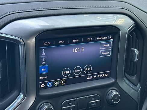 Used 2020 Chevrolet Silverado 1500 LT AWD/4WD image 16