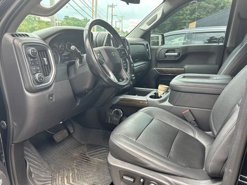 Used 2021 Chevrolet Silverado 1500 LT Trail Boss w/ Convenience Package II AWD/4WD image 3