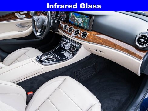 Used 2017 Mercedes-Benz E 400 4MATIC Wagon image 27