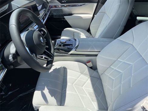 New 2025 BMW 740i image 19