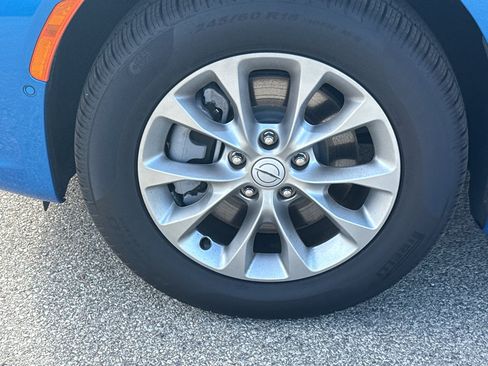 New 2026 Chrysler Pacifica Select AWD/4WD image 9