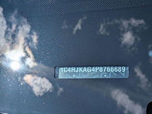 Used 2023 Jeep Grand Cherokee L Laredo AWD/4WD image 31