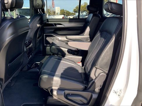 New 2025 Jeep Wagoneer Series II w/ Convenience Group I image 20