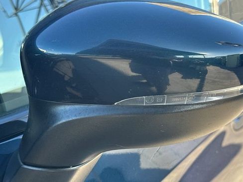 Used 2023 Chrysler Pacifica Touring-L w/ S Appearance Package FWD image 7
